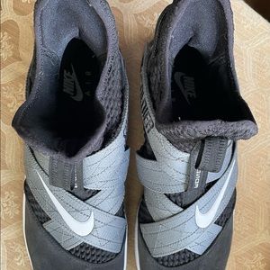 Lebron SoldierXII SFG Mens Size 10.5 AO4054 004